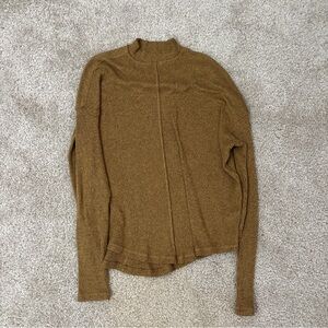 Women’s Ribbed Mock Neck Sweater in Camel Brown